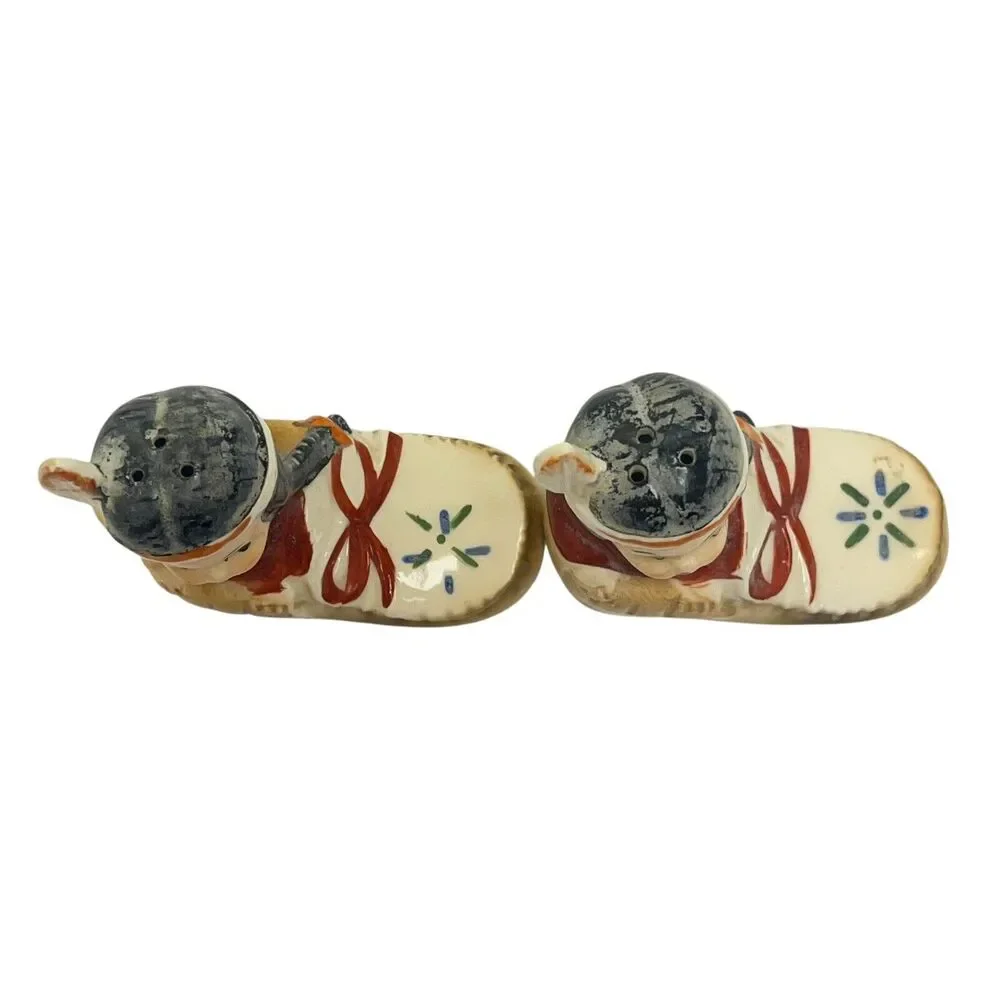 Vintage 1950s Salt & Pepper‎ Shakers Native American Indian Girls Moccasin Japan